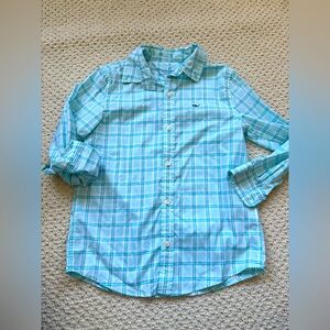 Vineyard Vines. Performance button down. Size 6